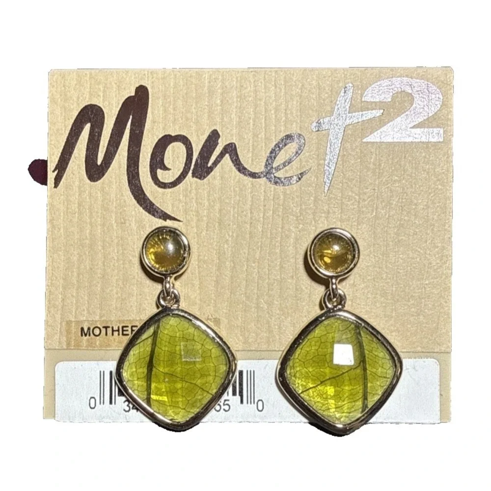 Monet 2 Faceted Green and Gold Dangle Drop Earrings J15-13